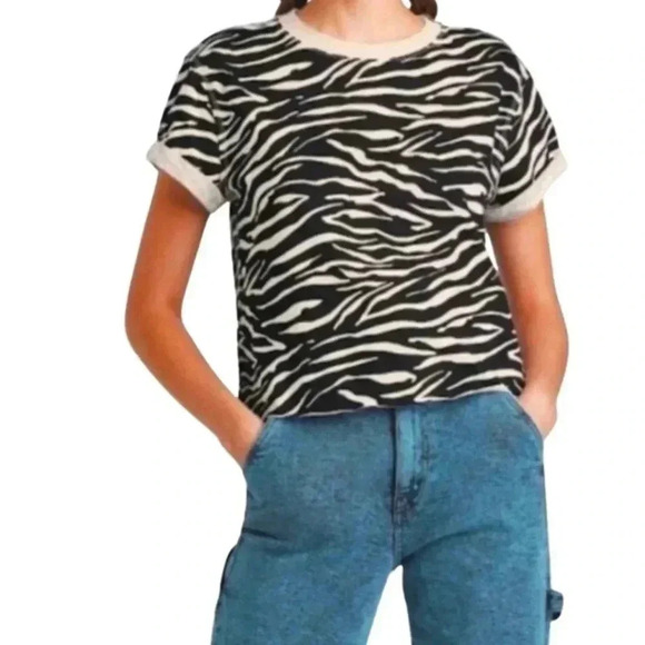 💜 3/25 NWT Wild Fable Target Brand  Cream & Black Zebra Print Crew Neck Shirt - Picture 1 of 3